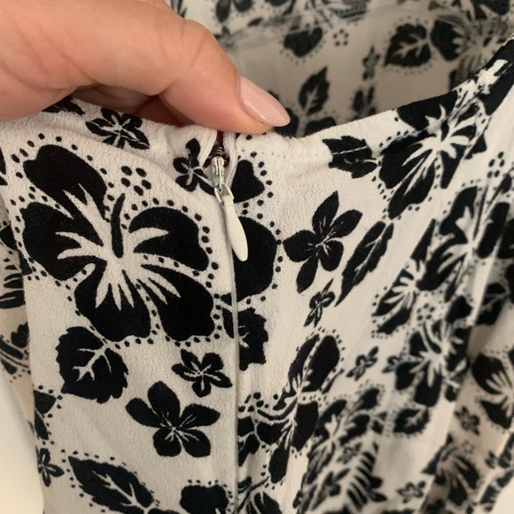 Urban Outfitters Dress - Picture 4 of 6